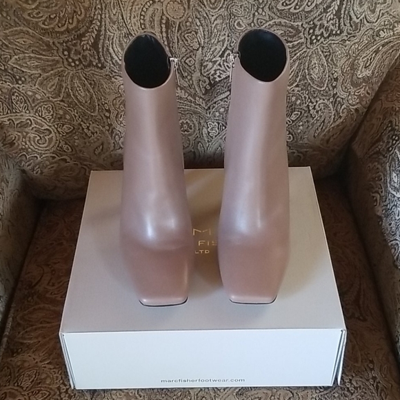 Marc Fisher Cello bootie - Picture 2 of 6